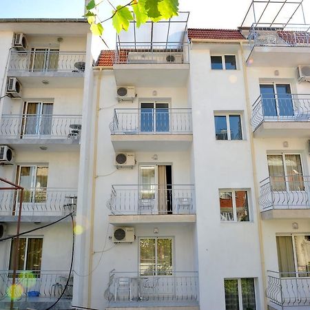 Family Hotel Blazhi Sandanski Eksteriør billede