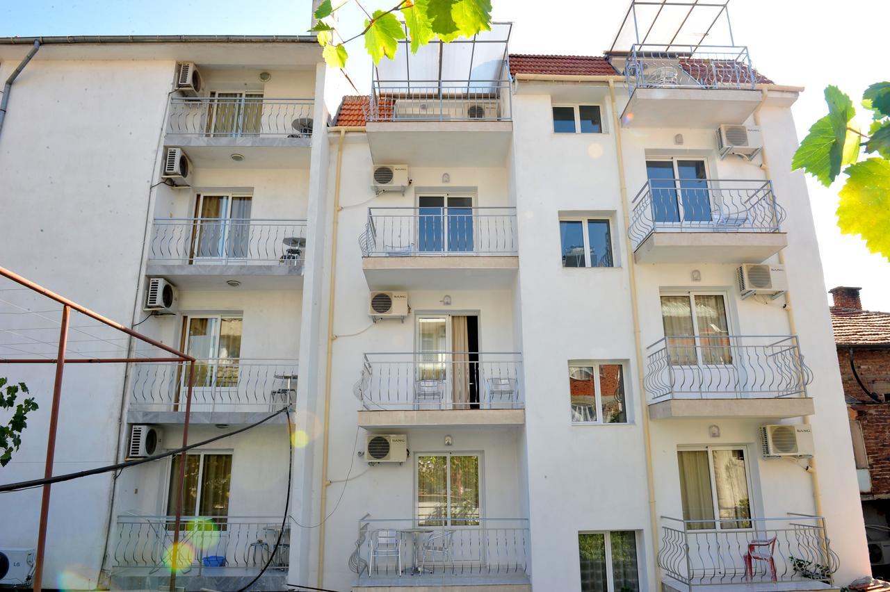 Family Hotel Blazhi Sandanski Eksteriør billede