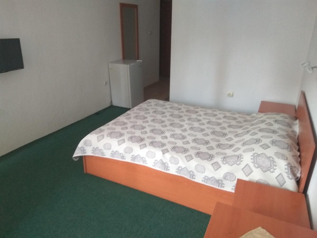 Family Hotel Blazhi Sandanski Eksteriør billede